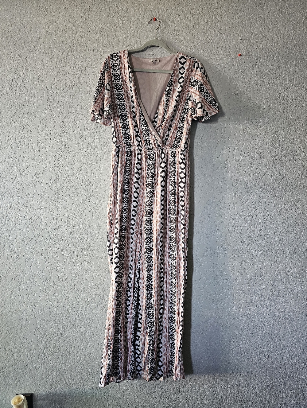 JODIFL Pink and Black Patterned V-Neck Maxi Dress